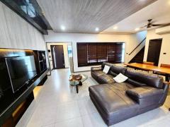 [ให้เช่า] FOR RENT VIVE BANGNA KM.7 / 3 bedrooms 4 bathrooms / 40 Sqw. 225 Sqm. **90,000** JUST 5 MINUTES FROM MEGA BANGNA-202512180904541766023494212.jpg