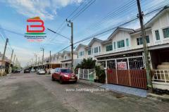 ทาวน์เฮาส์ หมู่บ้าน อยู่เจริญ 5 (รังสิต-นครนายก 74) ติดถนนไสวประชาราษฎร์ เนื้อที่ 21.6 ตารางวา ใกล้ตลาดกลางลาดสวาย ตำบลลาดสวาย อำเภอลำลูกกา จังหวัดปทุมธานี-202512181011521766027512868.jpg