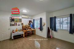 ทาวน์เฮาส์ หมู่บ้าน อยู่เจริญ 5 (รังสิต-นครนายก 74) ติดถนนไสวประชาราษฎร์ เนื้อที่ 21.6 ตารางวา ใกล้ตลาดกลางลาดสวาย ตำบลลาดสวาย อำเภอลำลูกกา จังหวัดปทุมธานี-202512181011571766027517511.jpg