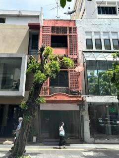 ให้เช่าอาคารพาณิชย์ 3 ชั้น 1 คูหา ติดหน้าถนนเมน สุขุมวิท ใกล้ Emquatier 500 เมตร ใกล้  BTS พร้อมพงษ์ ทำเลดีมาก แหล่งอาศัยของชาวต่างชาติ