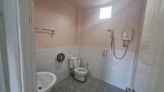 ขายด่วน โรงแรม 3 ชั้น 1 อาคาร รวม บ้าน 2 ชั้น 1 หลัง + บ้าน 1 ชั้น 1 หลัง พร้อมที่ดิน ( ขายยกแปลง)-202512181516011766045761921.jpg