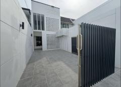 ทาวน์เฮ้าส์ รีโนเวทใหม่ สุขุมวิท 71 บ้านสวยสไตล์มินิมอล อบอุ่น โปร่งสบาย เหมือนได้บ้านใหม่ทั้งหลัง