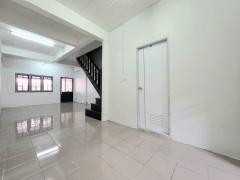 ให้เช่าบ้านเปล่า ทาวน์โฮม 2 ชั้น บ้านตวงทอง 6 แถมเอร์ 2 ตัว ซอยกำนันแม้น 13 ใกล้ Big C กลัปพฤกษ์ ขนาด 22 ตรว-202512271521281766823688731.jpg