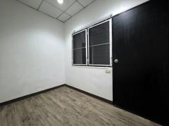 ให้เช่าบ้านเปล่า ทาวน์โฮม 2 ชั้น บ้านตวงทอง 6 แถมเอร์ 2 ตัว ซอยกำนันแม้น 13 ใกล้ Big C กลัปพฤกษ์ ขนาด 22 ตรว-202512271521311766823691919.jpg