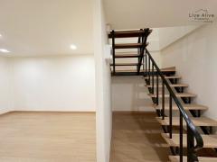 ขายทาวน์เฮาส์ 2 ชั้น NexHaus44 ปากซอยอ่อนนุช 44 เดินทางเข้าโซนทองหล่อ พระราม 9 รีโนเวทใหม่ทั้งหลัง พร้อมเข้าอยู่ โทร 085-826-6936-202512281426491766906809776.jpg