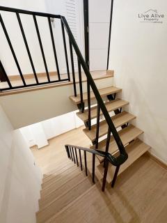 ขายทาวน์เฮาส์ 2 ชั้น NexHaus44 ปากซอยอ่อนนุช 44 เดินทางเข้าโซนทองหล่อ พระราม 9 รีโนเวทใหม่ทั้งหลัง พร้อมเข้าอยู่ โทร 085-826-6936-202512281426501766906810283.jpg