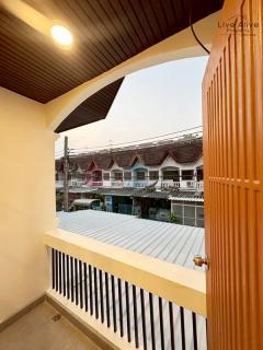 ขายทาวน์เฮาส์ 2 ชั้น NexHaus44 ปากซอยอ่อนนุช 44 เดินทางเข้าโซนทองหล่อ พระราม 9 รีโนเวทใหม่ทั้งหลัง พร้อมเข้าอยู่ โทร 085-826-6936-202512281426571766906817368.jpg